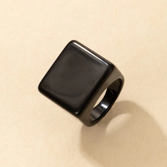 Black Resin Ring - Picture 5 of 7